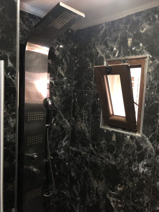 Zimmer Venus Suite Hotel