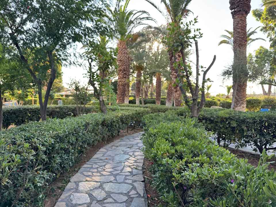 Gartenanlage Apollonia Beach Resort & Spa