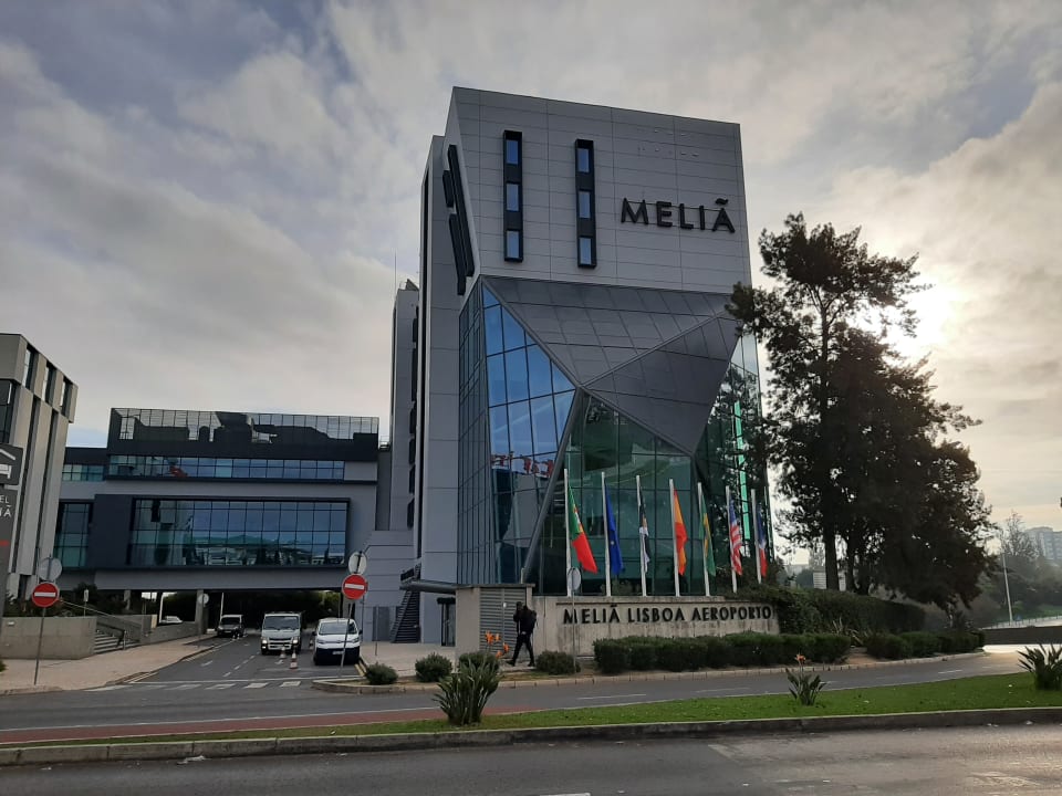 Außenansicht Meliá Lisboa Aeroporto