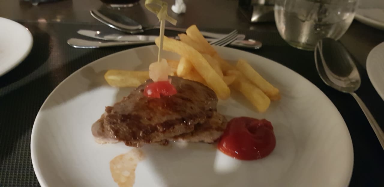 Gastro Crystal Springs Beach Hotel