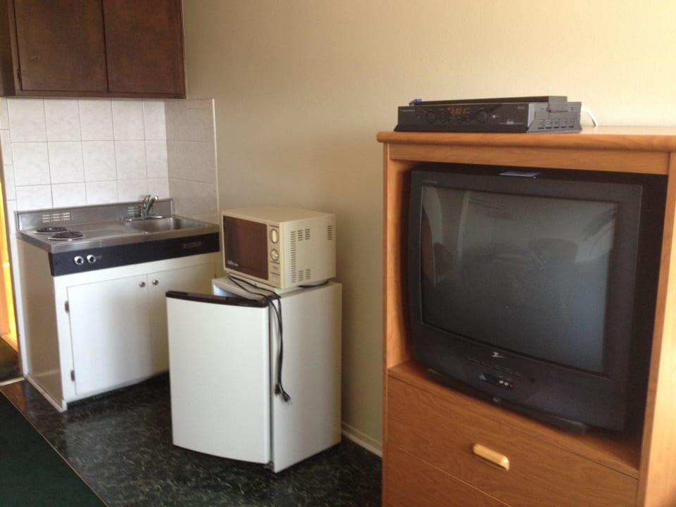 Kleine Küche, Kühlschrank, Fernseher, Microwelle Hotel La Mirage Inn Hollywood