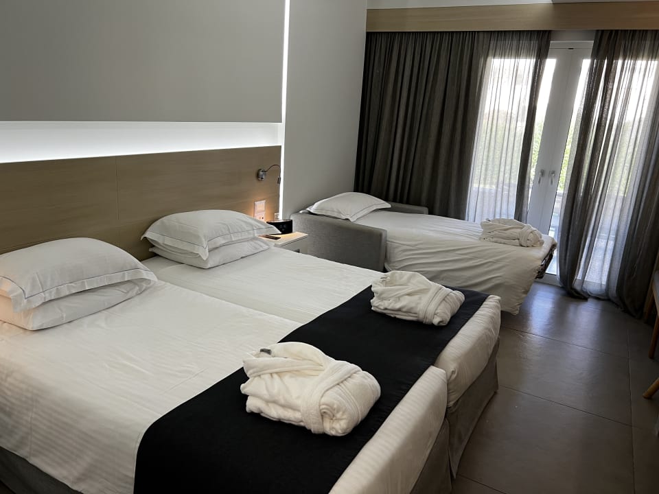 Zimmer Neptune Luxury Resort