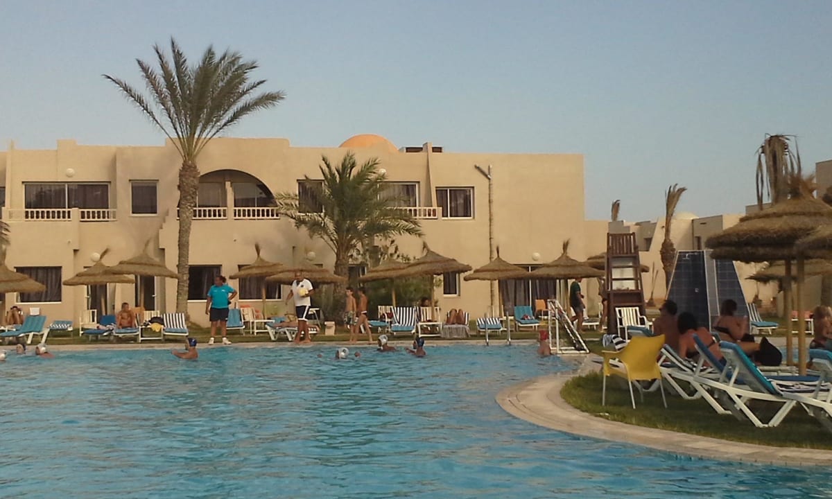 Blick von der Poolmitte Welcome Meridiana Djerba Hotel