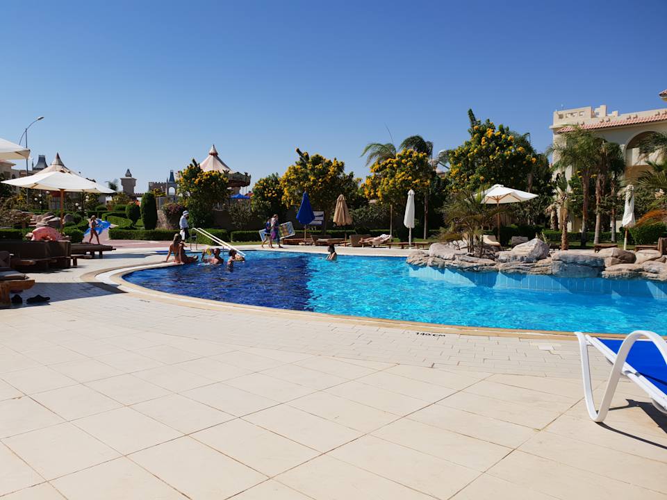 Pool Serenity Alpha Beach