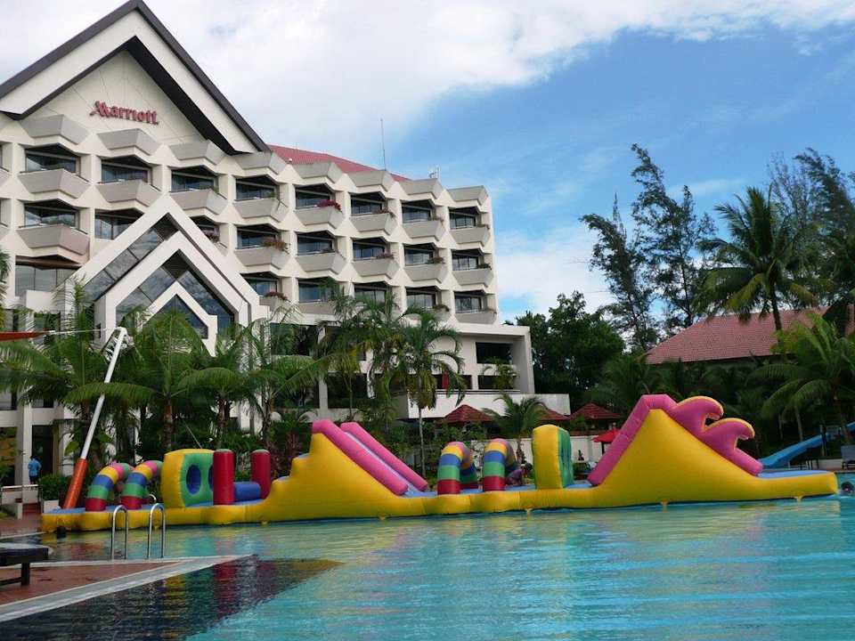 Kinderbelustigung am Nachmittag Hotel Miri Marriott Resort & Spa