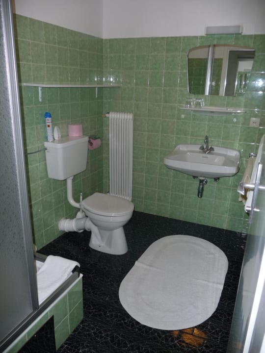 Badezimmer Pension Haus Alpina