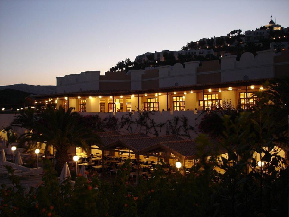 Speisesaal bei Nacht Lagas Aegean Village