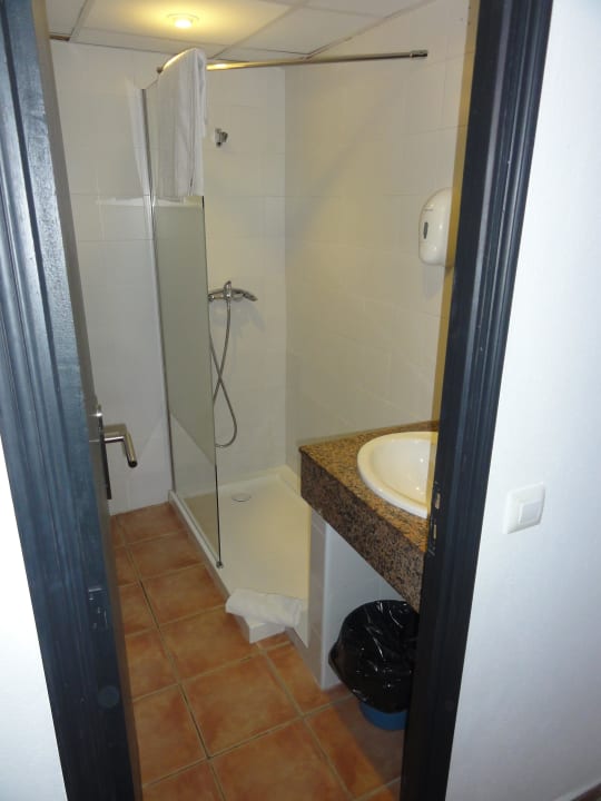 Großes Bad im Superior DZ Hotel Boutique Bon Repos