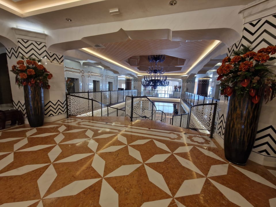 Lobby Royal Taj Mahal Hotel