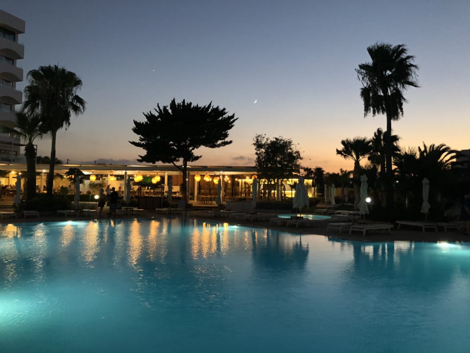 Pool Crystal Springs Beach Hotel