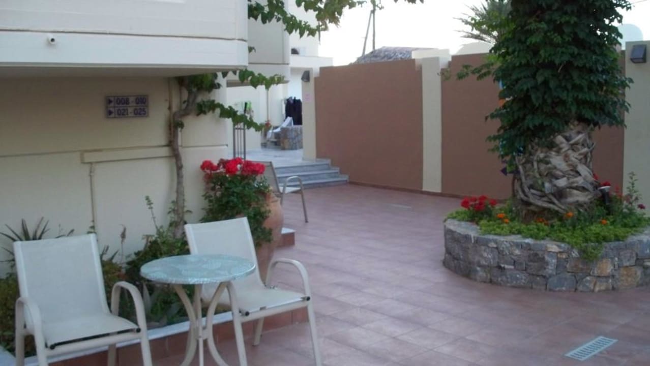 Way to the beach High Beach Resort