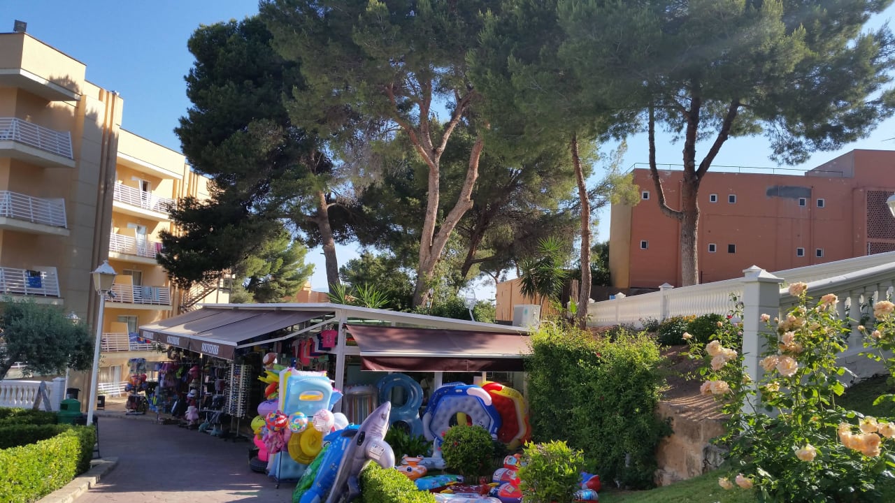 Minimarkt in der Anlage Ahoi! Urban Beach Hotel