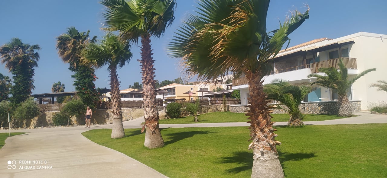 Gartenanlage Grand Blue Beach Hotel