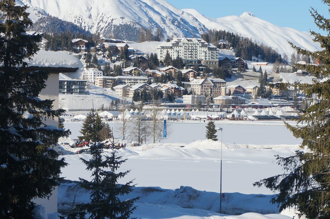 Blick vom Zimmer 210 aus zum See von Sankt Moritz Hotel Laudinella