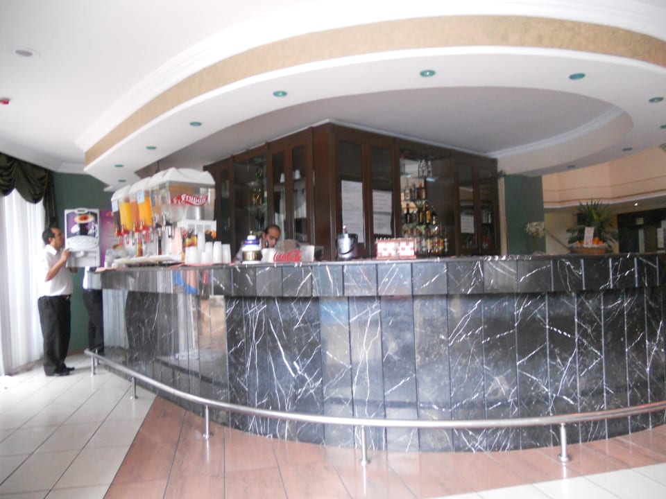Raki und efes Hotel Kleopatra Dreams Beach