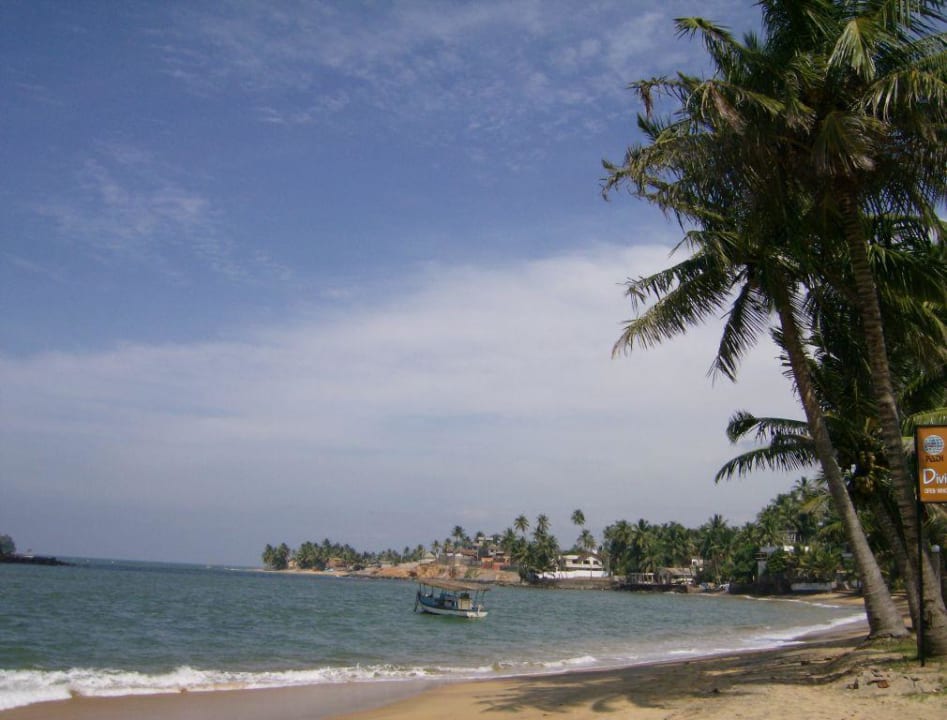 Strand Earl’s Reef Beruwala