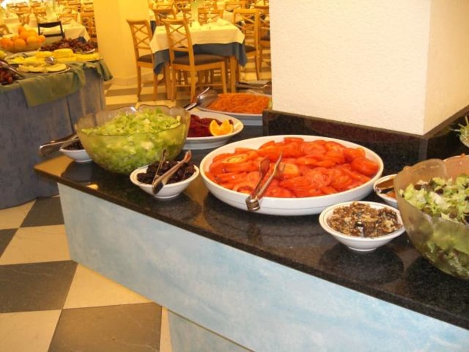 Teil des Buffets Sabina Hotel & Suites