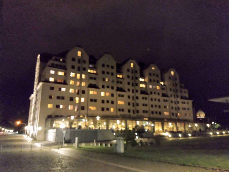 Außenansicht Maritim Hotel Dresden