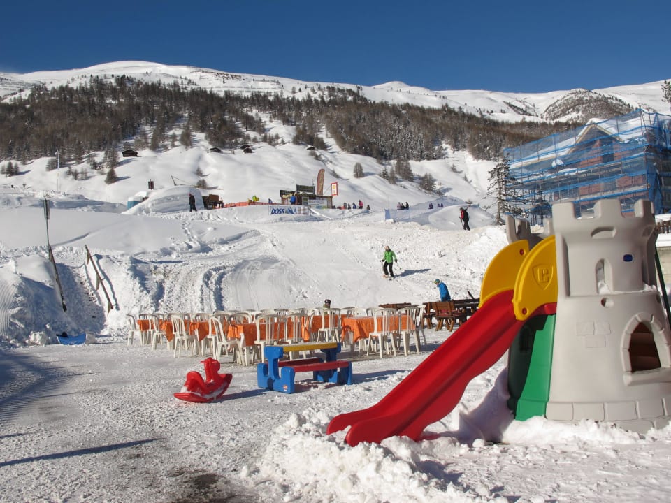 Terrazza direttamente sulle piste da sci Hotel Astra
