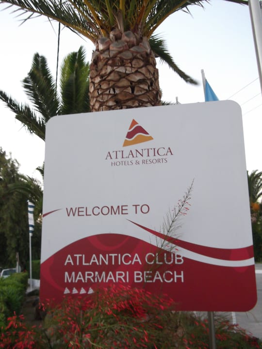 Hoteleingang Atlantica Marmari Beach