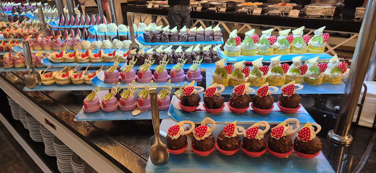 Gastro Side Royal Palace Hotel & Spa