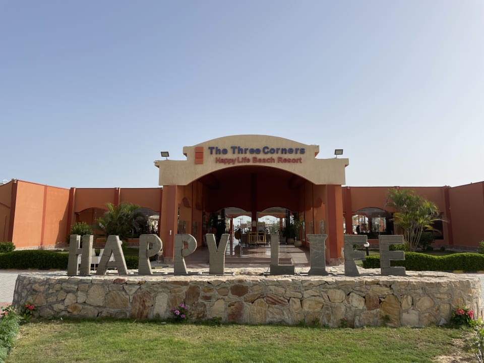 Lobby Three Corners Happy Life Beach Resort