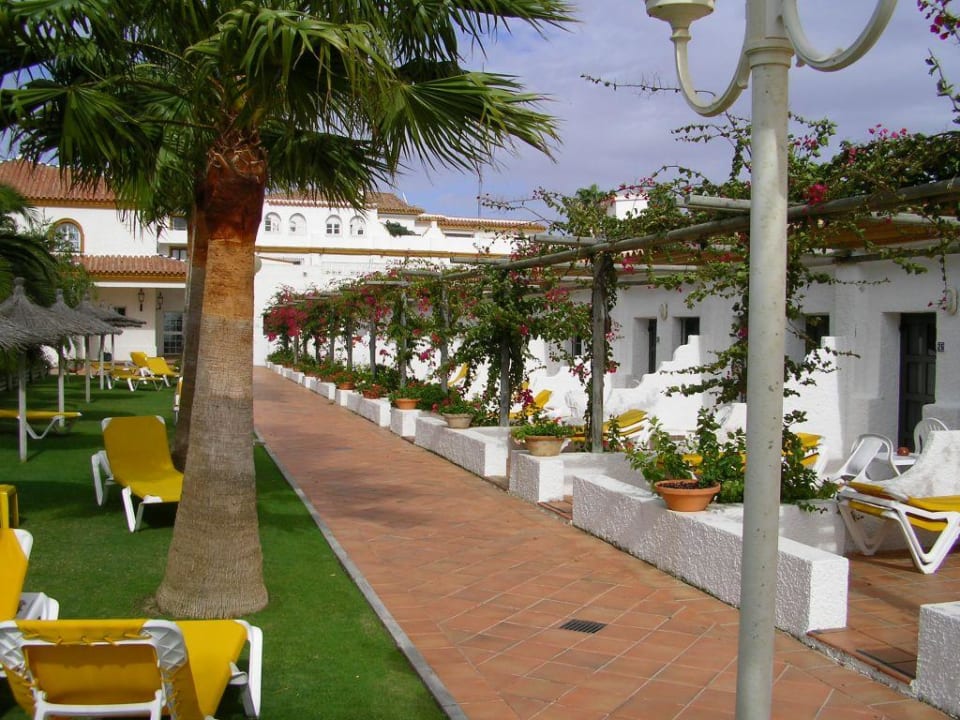 Von den Appartments direkt an den Strand Hotel Playa de la Luz