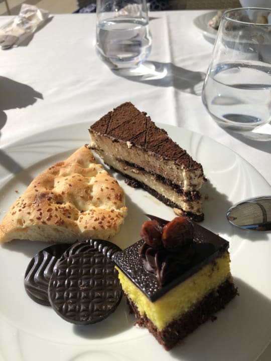 Gastro Xanadu Resort Hotel