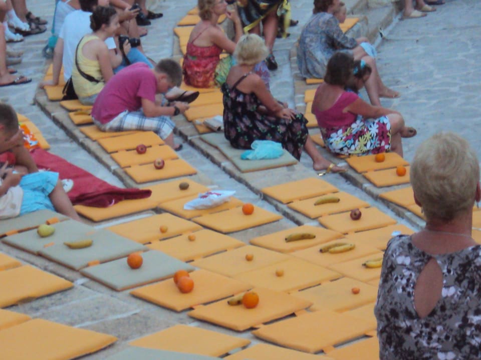 Platzreservierung im Theater Starlight Resort Hotel