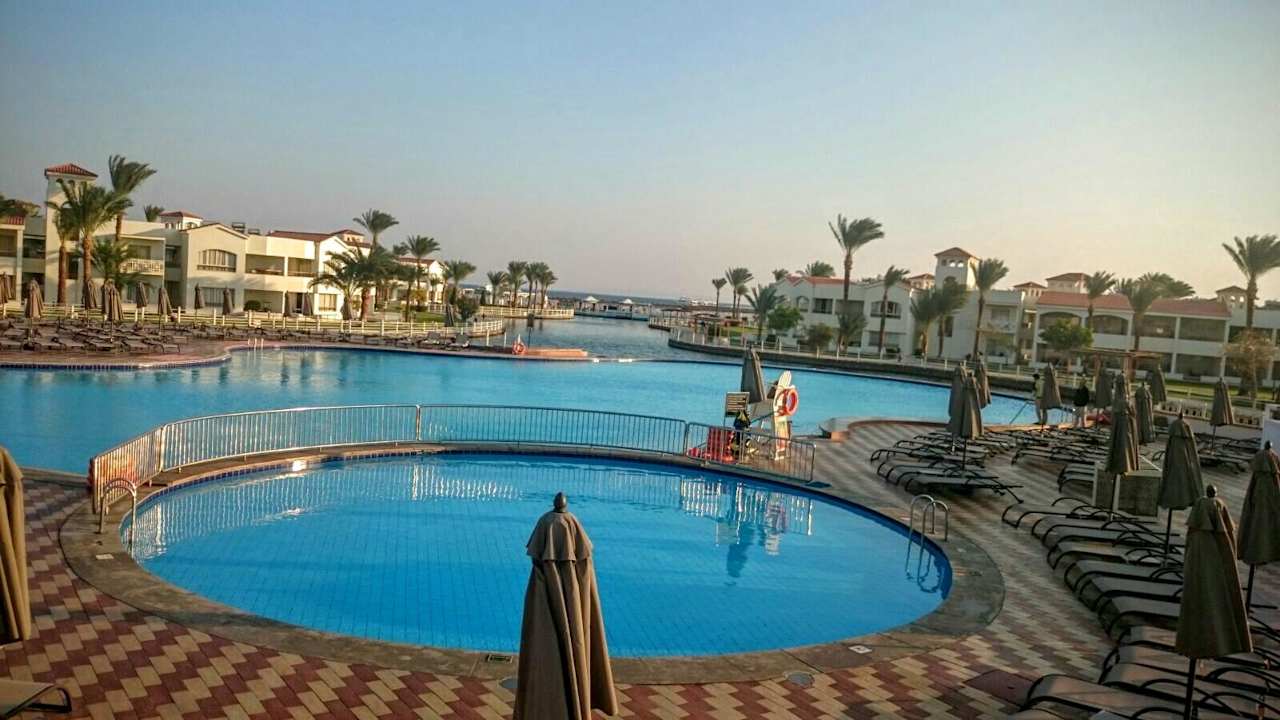 Blick von der Terrasse des Castello Pickalbatros Dana Beach Resort - Hurghada