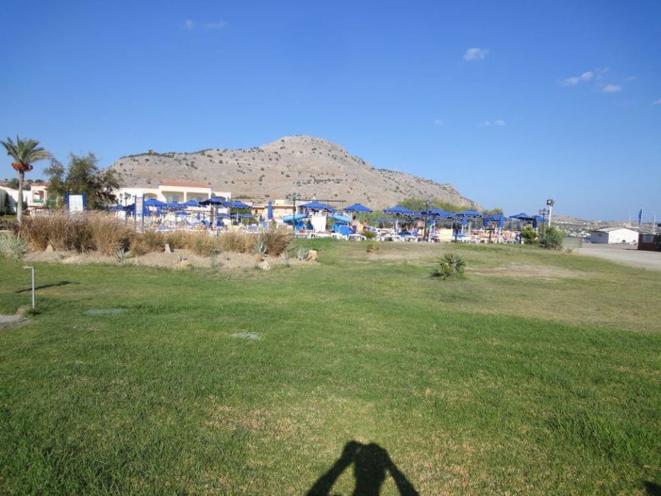 Ruhepool vom Meer gesehen Lindos Princess Beach Resort & Spa