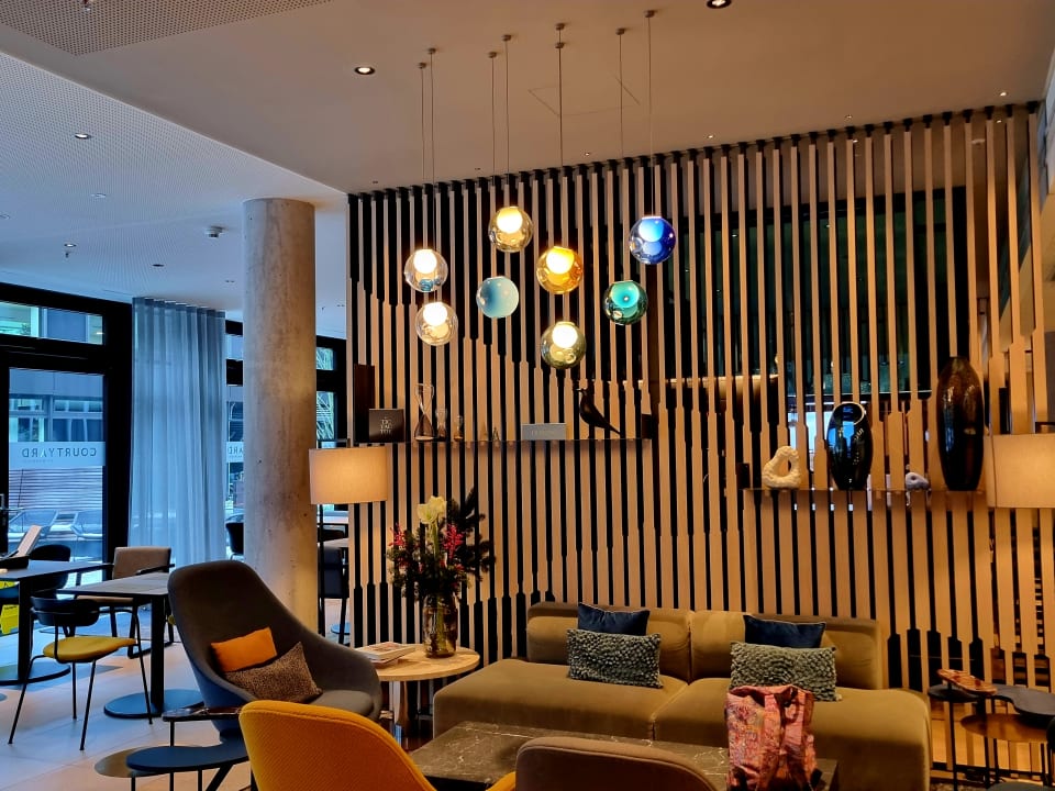 Lobby Courtyard by Marriott Freiburg