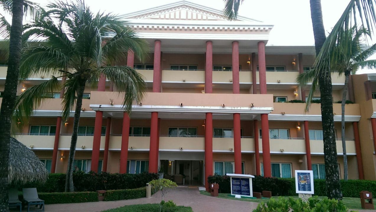 Eingang zu den Zimmern  Iberostar Waves Punta Cana
