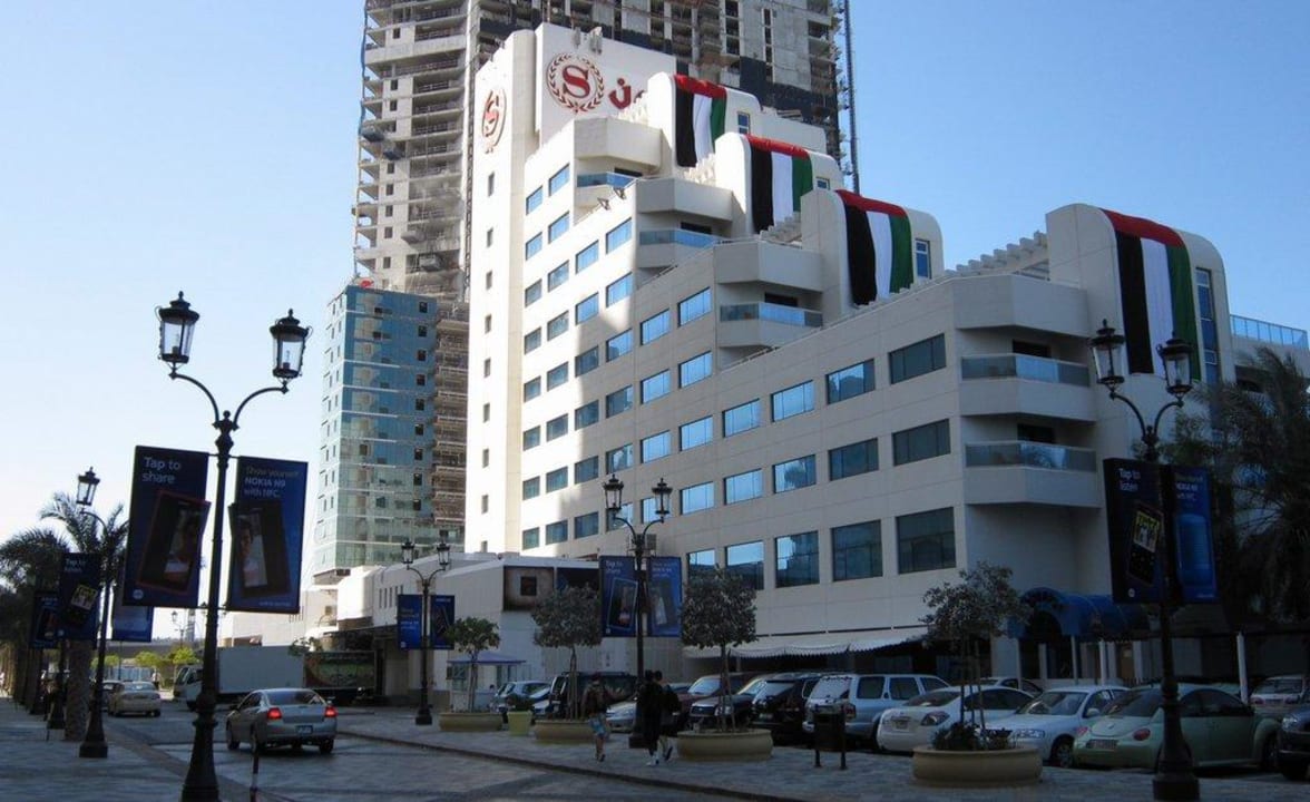 Street view Sheraton Jumeirah Beach Resort