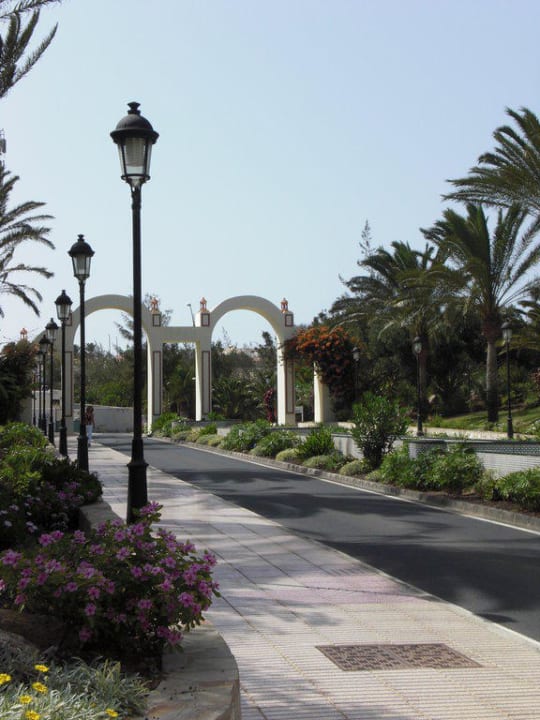 Zufahrt vor dem Hotel SBH Hotel Costa Calma Palace