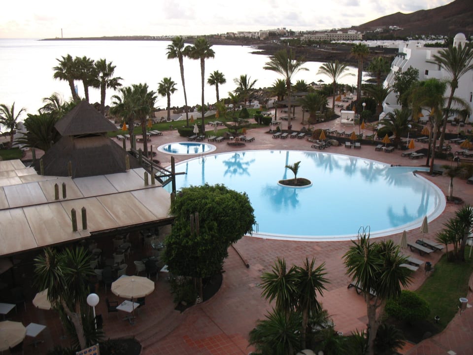 Blick von der Lobbyterrasse zum Kinderpool H10 Timanfaya Palace - Adults only