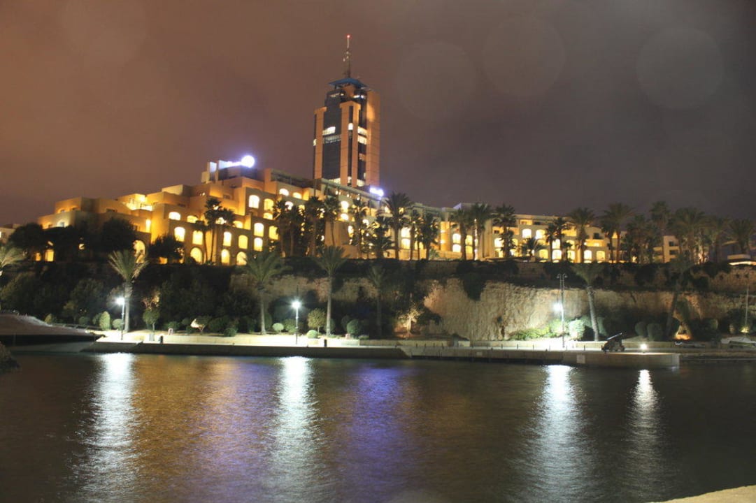 Von der Marina bei Nacht Hilton Malta