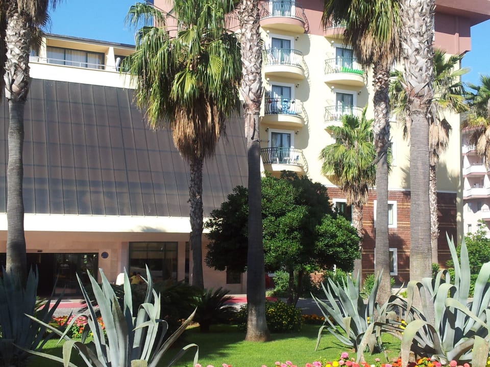 Hotelvorderseite Hotel Meryan