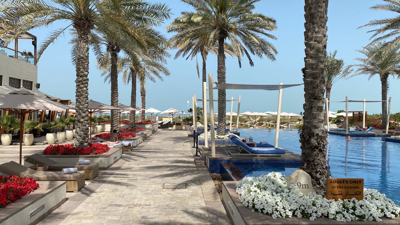 Pool Park Hyatt Abu Dhabi Hotel and Villas