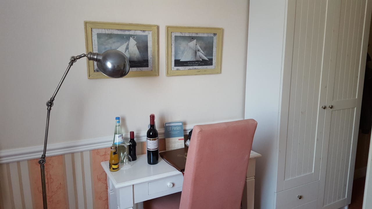 Schreibtisch Landhotel Kern