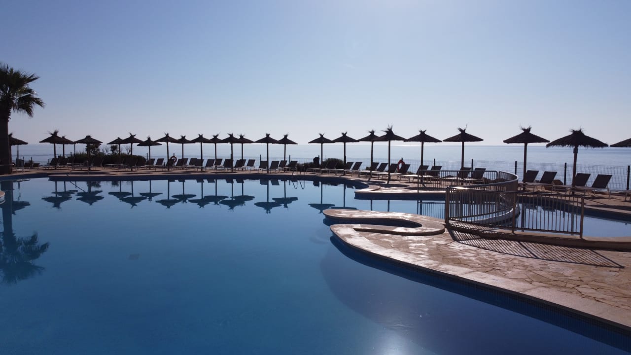 Pool Alua Suites Las Rocas