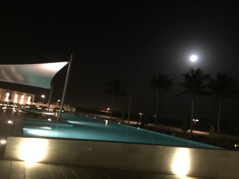 Pool nachts Fanar Hotel & Residences Salalah Beach