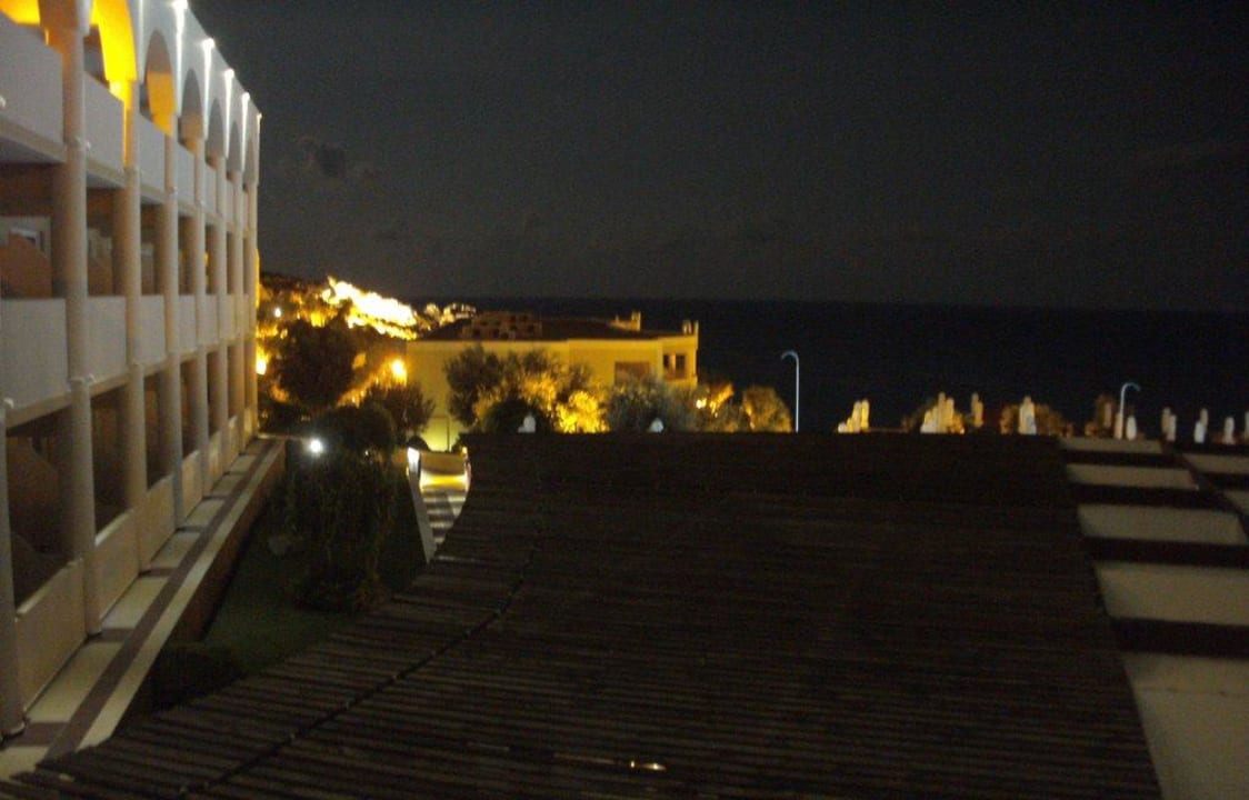 Ausblick bei Nacht Hotel Kalithea Horizon Royal