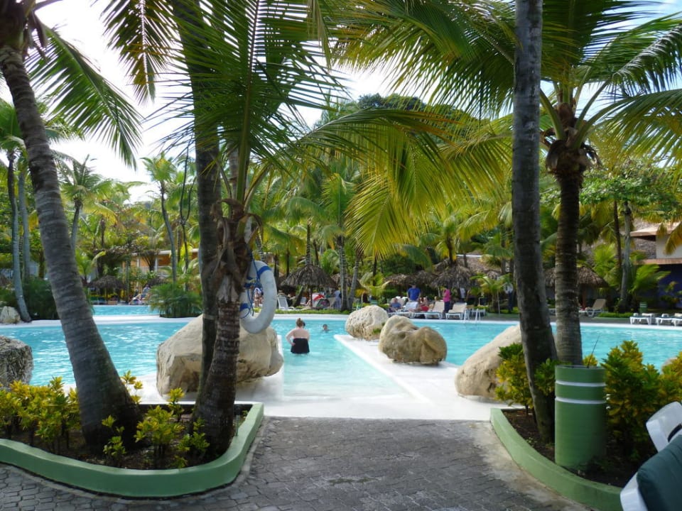 Blick auf den Pool Playabachata Hotel