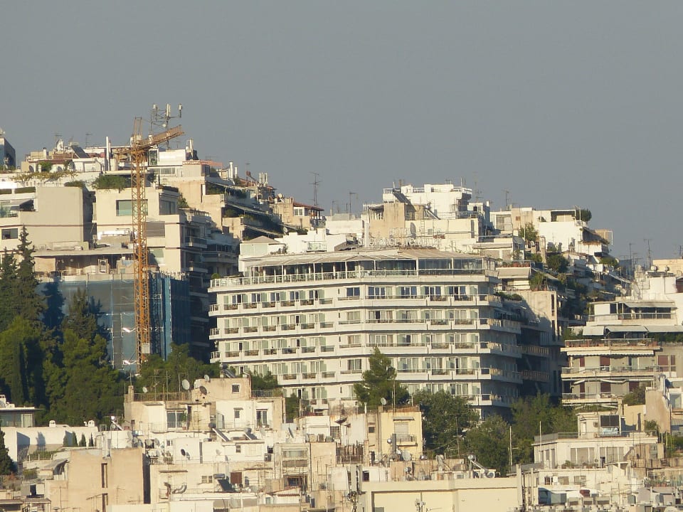 Gezoomte Aufnahme von der Akropolis Hotel Lozenge