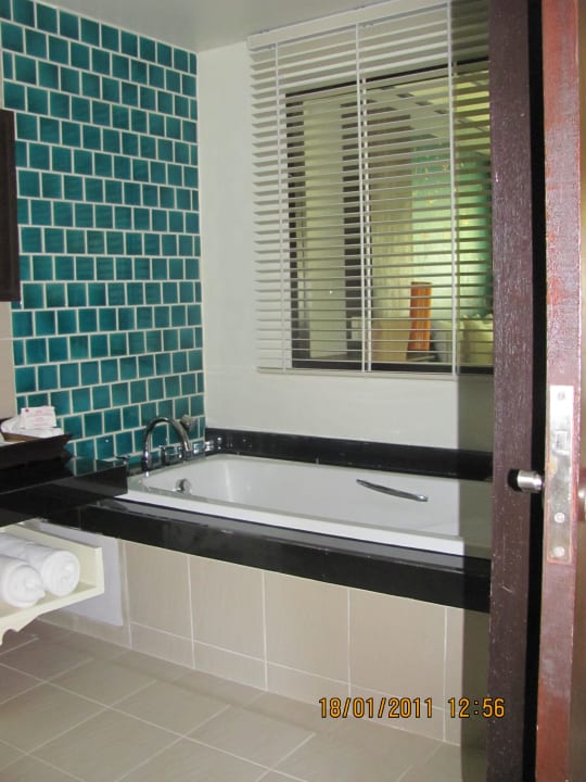 Die Badewanne ist riesig Khaolak Orchid Beach Resort