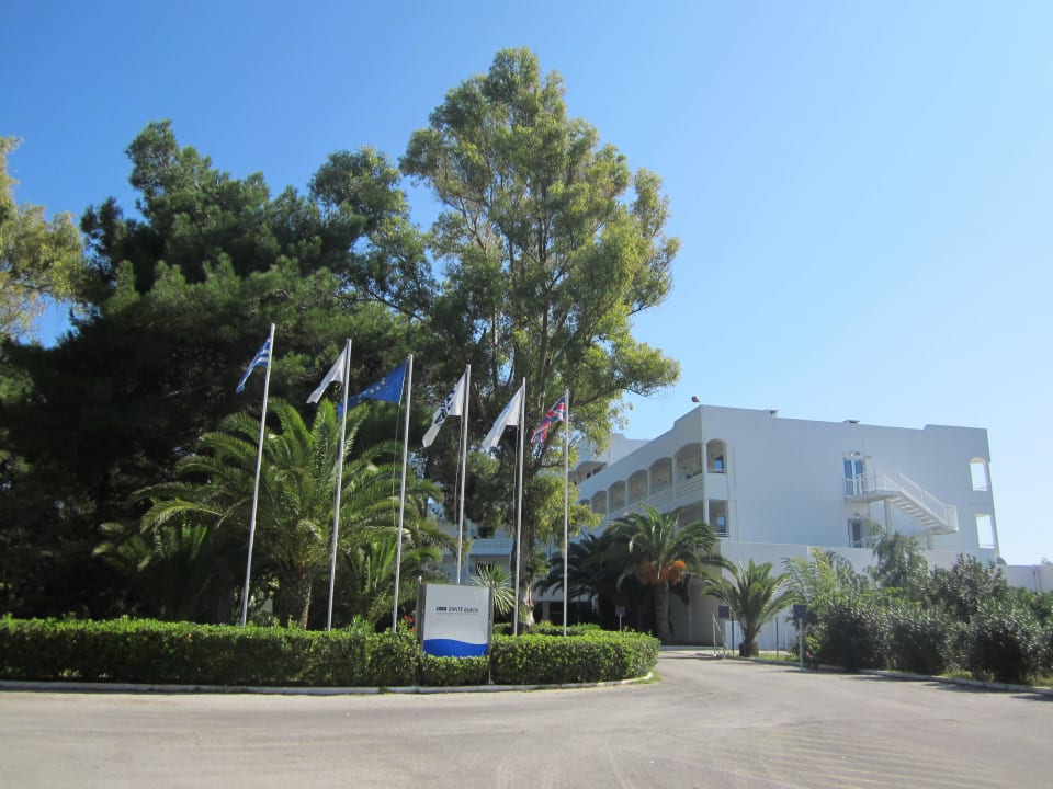 Einfahrt zum Hotel Domes Aulūs Zante, Autograph Collection