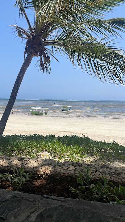 Strand Travellers Beach Hotel & Club