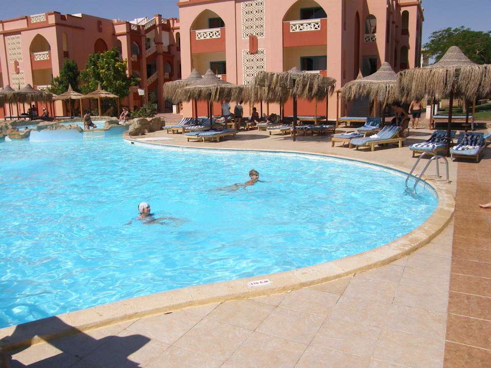 Бассейн с подогревом Pickalbatros Aqua Park Resort - Hurghada