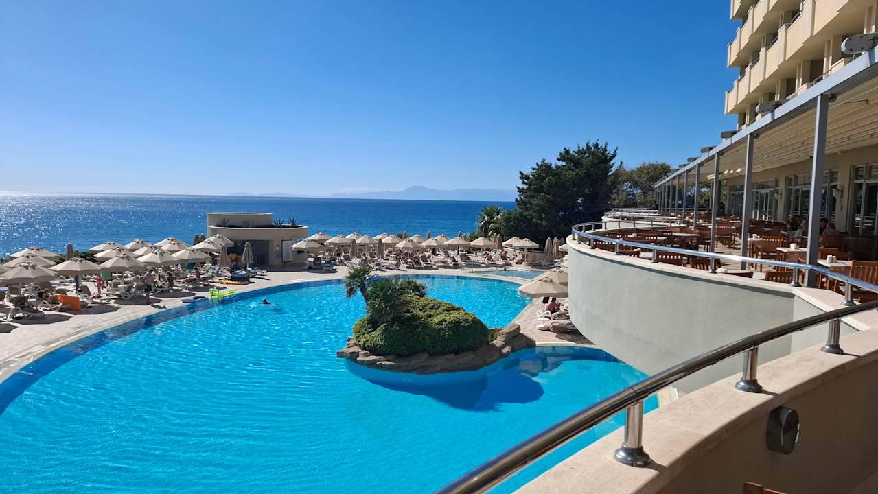 Pool Melas Resort Hotel